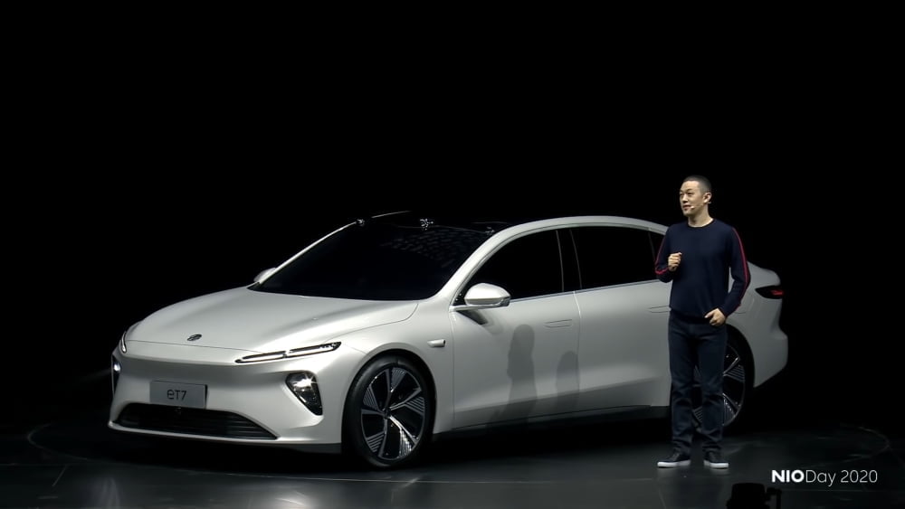 Der chinesische Automobilhersteller NIO stellt seine neue elektrisch betriebene smarte Limousine ET7 vor.